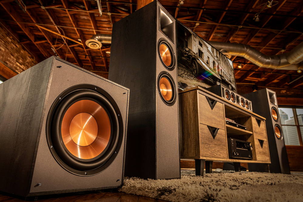 Pick up blade Betydning median Klipsch R-120SW Active Subwoofer Review - Perfect Acoustic