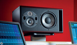Trio11-speaker in a studio