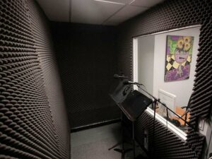 noise cancelling acoustic sponge in black in a studio